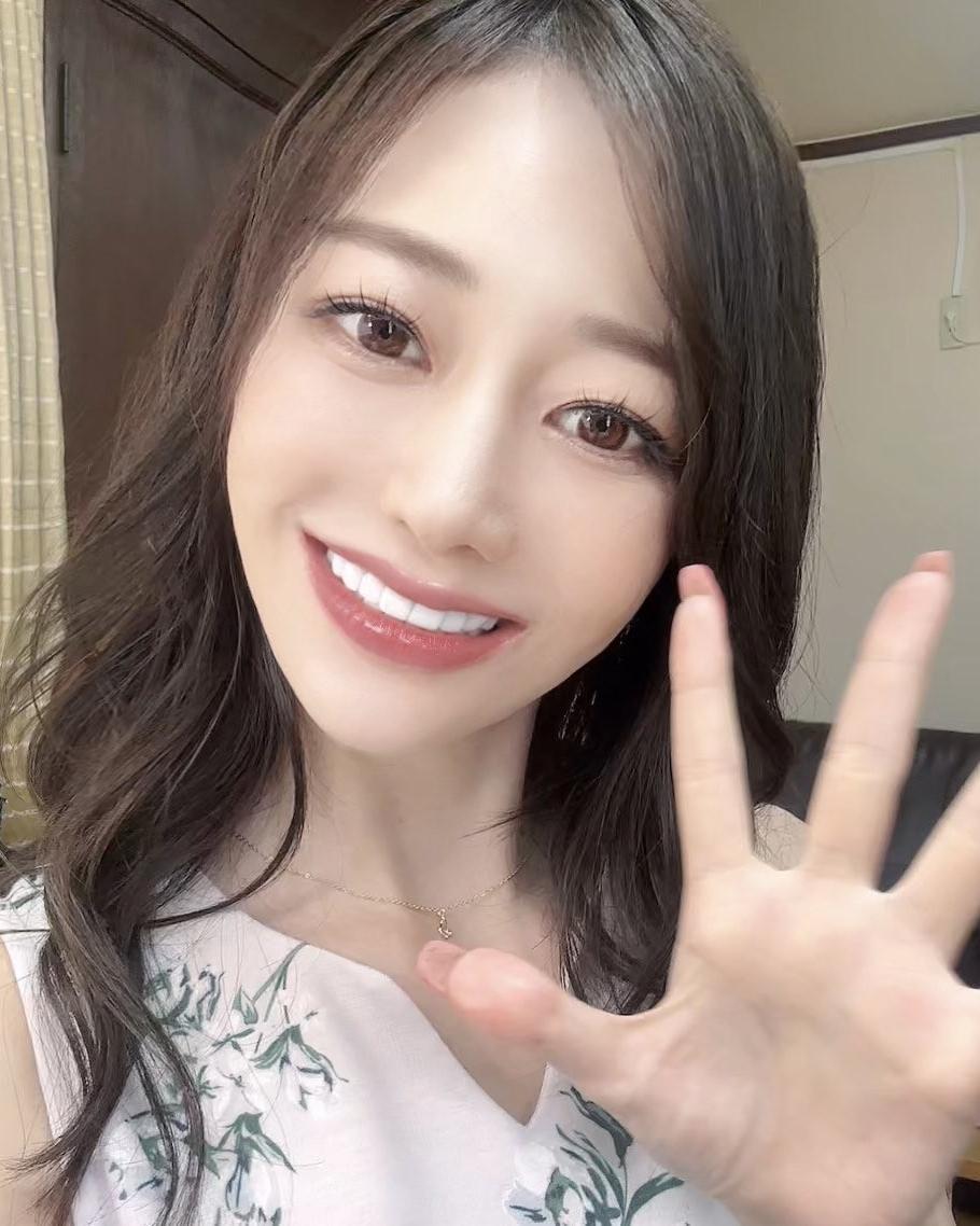 Aina Aoyama